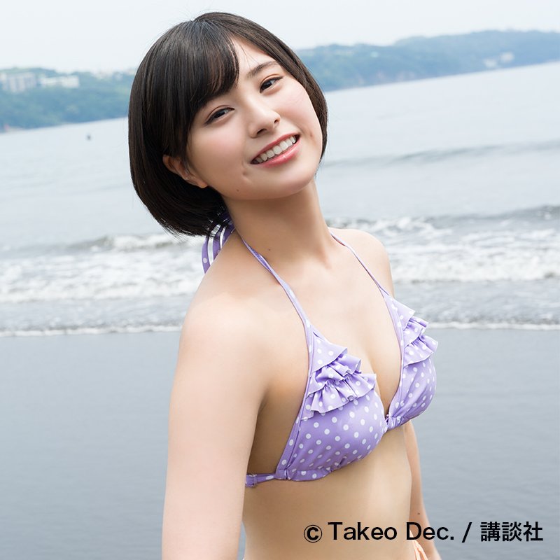 【AKB48】チーム8佐藤栞初水着 開放的なビーチでビキニ姿披露　大人の美しさチラリ