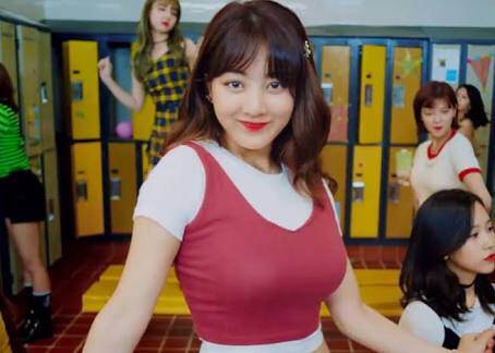 【悲報】TWICEのリーダーでおっぱい担当のジヒョ(21)さん、スケベすぎる